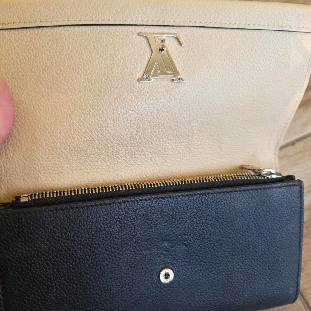 Louis Vuitton Portefeiulle Lock Me II Creme/Black Long Flap Wallet - Picture 8 of 13